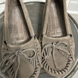 Minnetonka Gray moccasins, size 8.5, women’s
